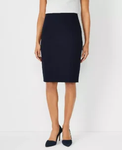 The Seamed Pencil Skirt In Seasonless Stretch Perfect Navy