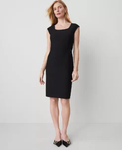The Scoop Neck Dress In Bi-Stretch Black