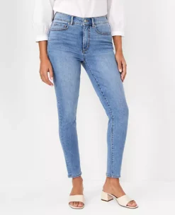 Curvy Sculpting Pocket High Rise Skinny Jeans In Light Vintage Indigo Wash