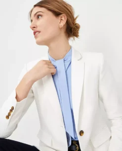 The Greenwich Blazer In Pique 7 The Greenwich Blazer In Pique -Anntaylor Shop 607810 9000 ALT2