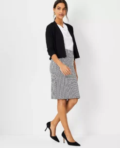 Geo Pull On Pencil Skirt -Anntaylor Shop 609367 2222 ALT2
