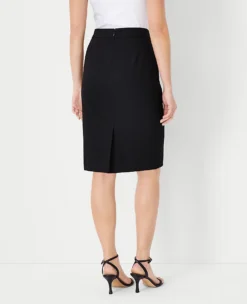 The Seamed Pencil Skirt In Seasonless Stretch Core Black -Anntaylor Shop 612803 6600 ALT1