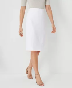 The Petite Pencil Skirt In Linen Blend