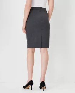 The Petite Seamed Pencil Skirt In Seasonless Stretch Modern Charcoal 5 The Petite Seamed Pencil Skirt In Seasonless Stretch Modern Charcoal -Anntaylor Shop 615026 0892 ALT1