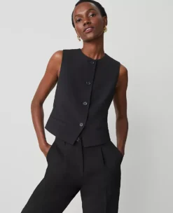 The Cropped Vest In Fluid Crepe Black