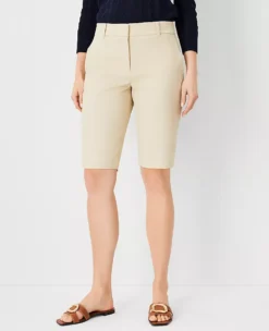 The Petite Boardwalk Short - Curvy Fit Soft Khaki