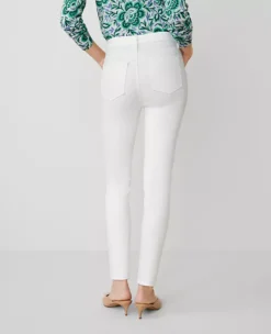 The Petite Skinny Jean White 7 The Petite Skinny Jean White -Anntaylor Shop 845659 9000 ALT2