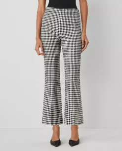 The Petite Flare Pant In Gingham โ Curvy Fit Black/White Multi