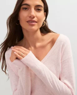 Petite Weekend Collection Linen Blend V-Neck Sweater Chalk Dust Pink 8 Petite Weekend Collection Linen Blend V-Neck Sweater Chalk Dust Pink -Anntaylor Shop 857340 5317 ALT2